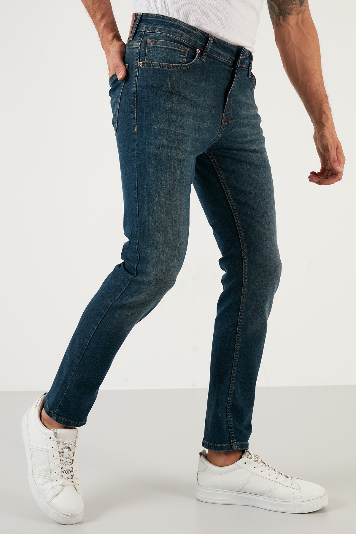Buratti Cotton Normal Waist Slim Fit Piggy Leg Jeans Men Denim Trousers