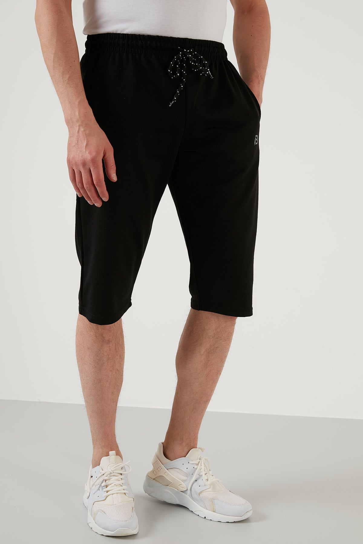 Buratti Regular Fit Elastic Waistband Pocket Cotton Men&#39;s Capri - BLACK