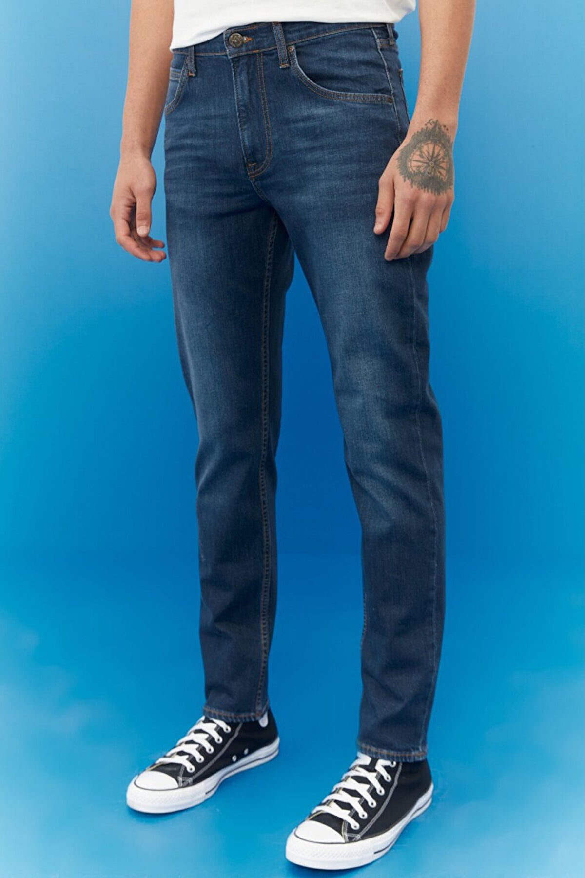 ג'ינס ארוך בגזרת סלים