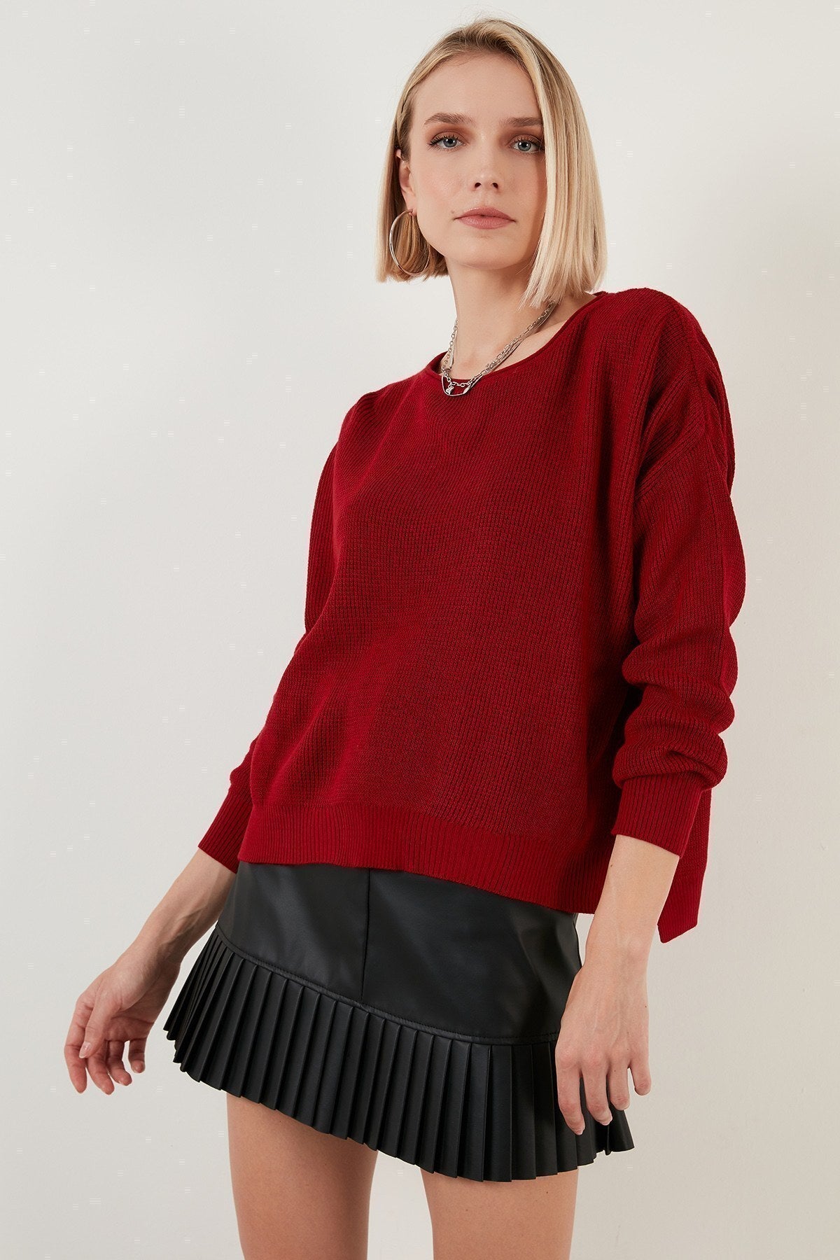 Lela Crew Neck 100% Soft Acrylic Women's Sweater - RED