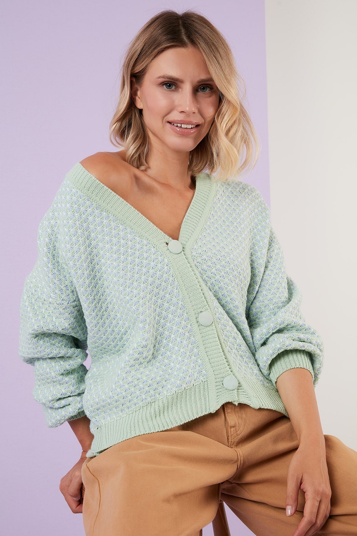 Lela Buttoned V Neck Knitted Women's Cardigan - WATER GREEN