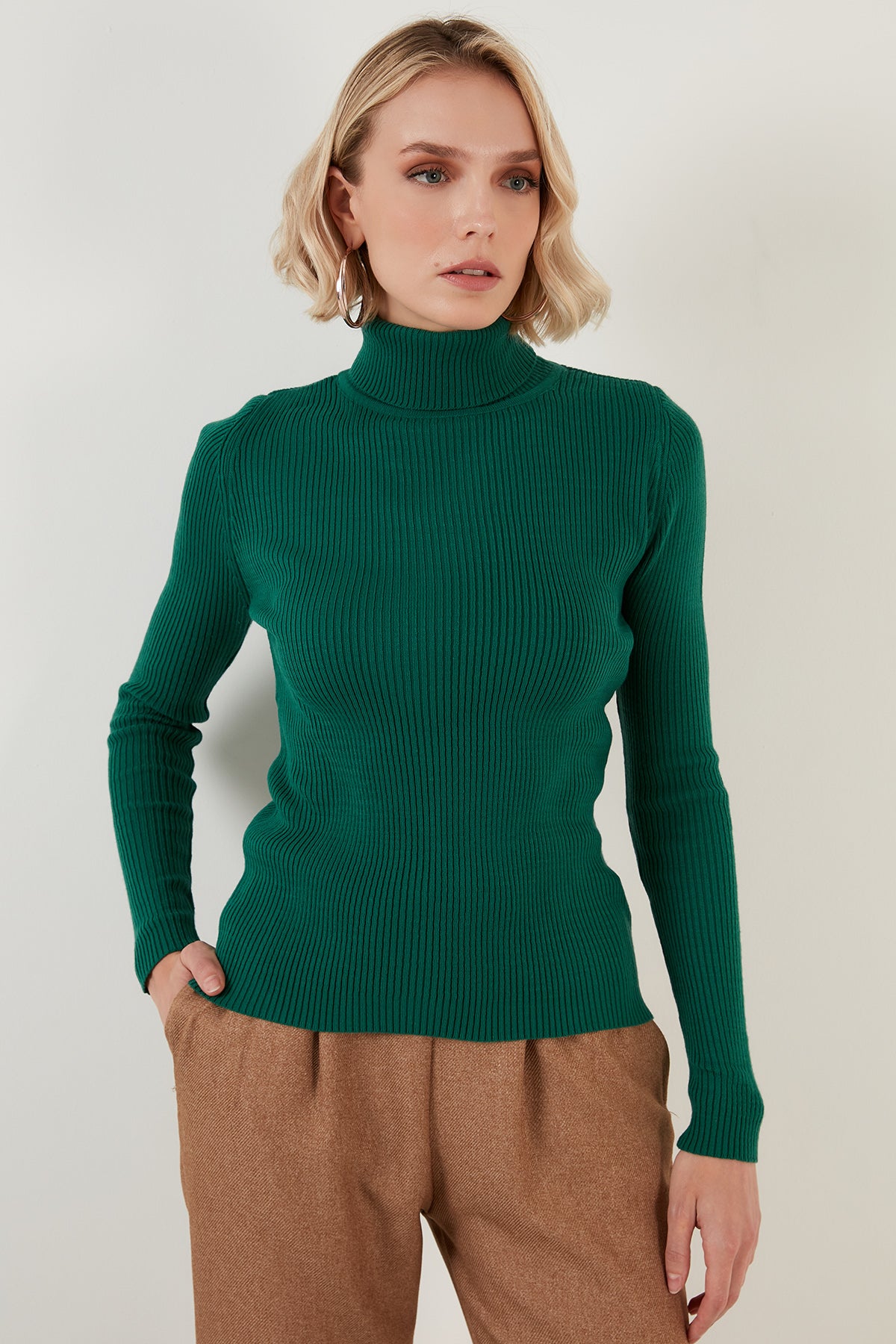 Lela Corduroy Turtleneck Knitwear Women's Sweater - EKRU
